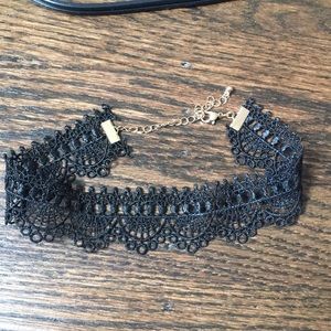 Lace thick choker
